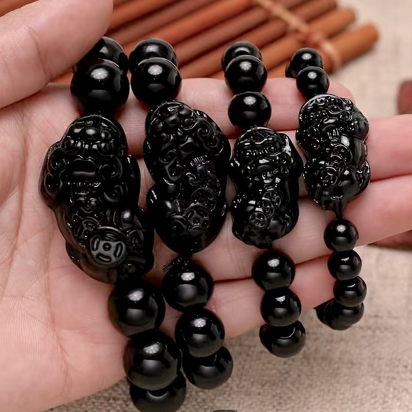 Obsidian Pixiu Sanskrit mantra bracelet - Picture 1 of 8